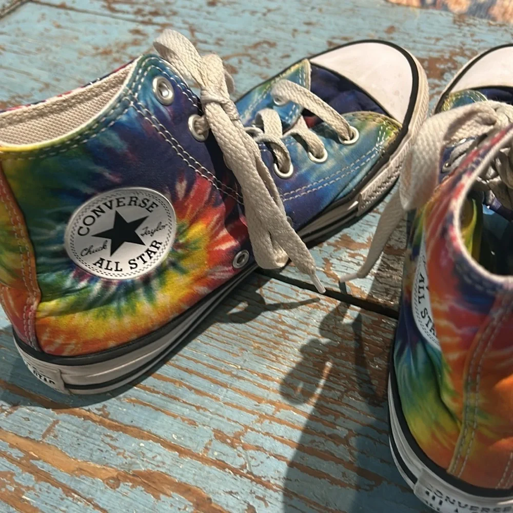Converse Chuck Taylor All Star Tie Dye Rainbow Hi Top Youth Size 2